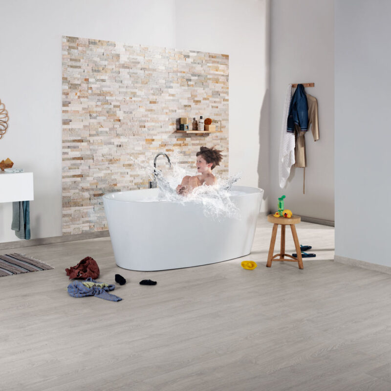 Sol Stratifié Impressive – Chêne Gris Classique Patiné – IM3560 – Image 2