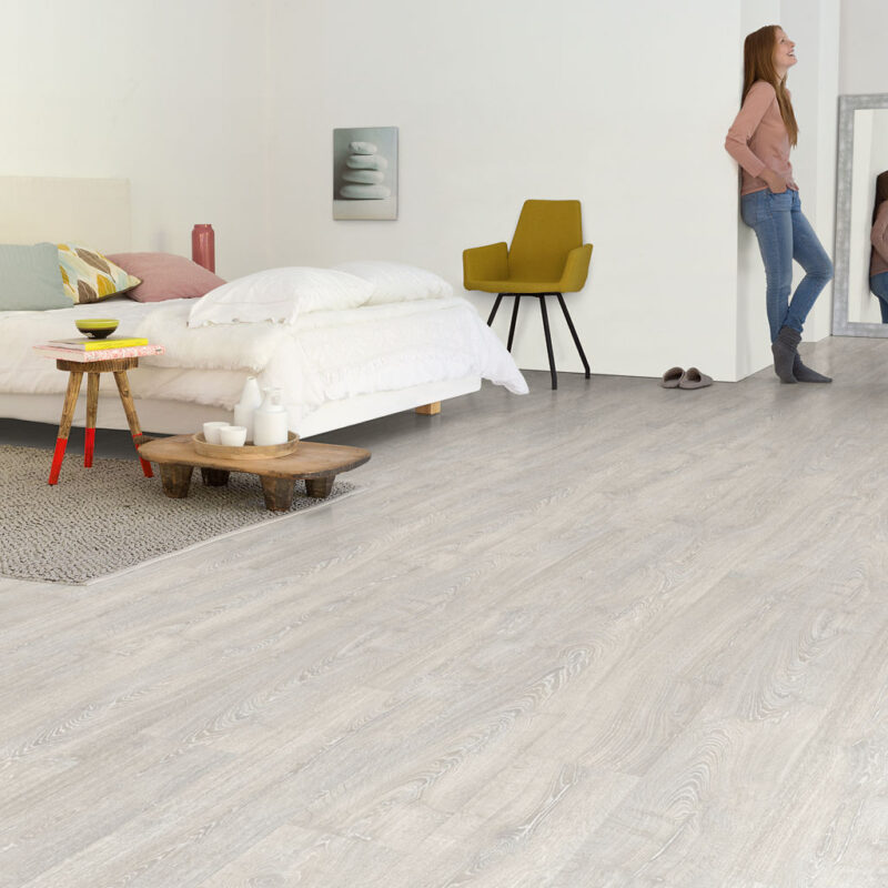 Sol Stratifié Impressive – Chêne Gris Classique Patiné – IM3560 – Image 3
